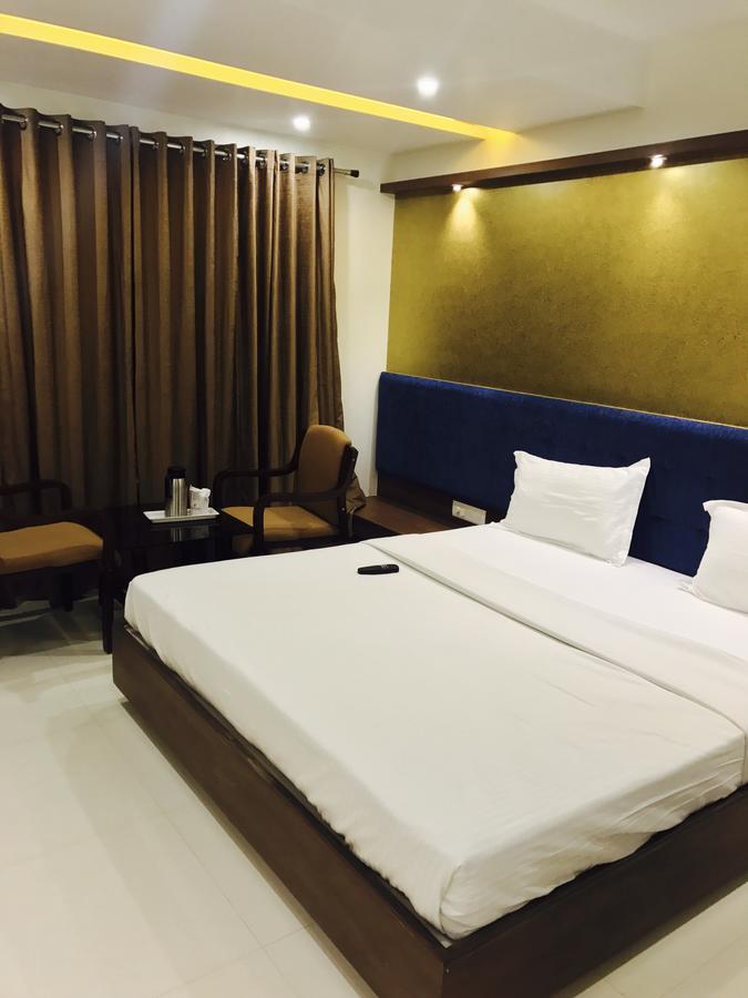 Hotel Comfort Bharuch Exteriör bild