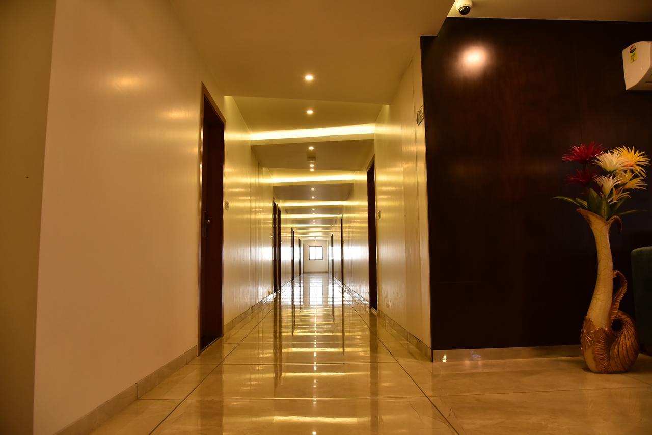 Hotel Comfort Bharuch Exteriör bild